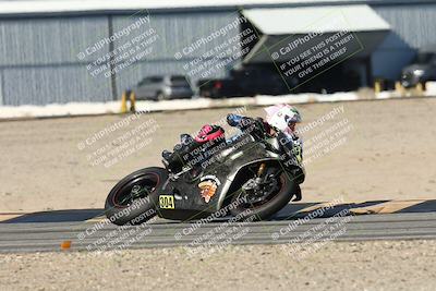media/Nov-02-2025-CVMA (Sun) [[337aff29ab]]/Race 11-Amateur Supersport Open/